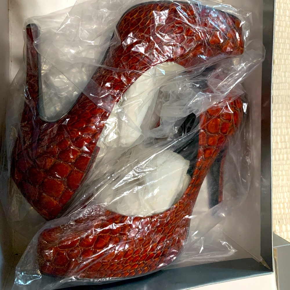 Jessica Simpson Leather Pumps